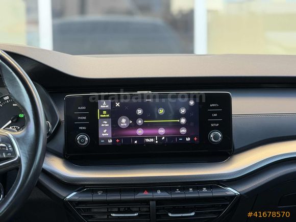 AK-CAR'dan 2022 ÇIKIŞLI HATASIZ BOYASIZ OCTAVİA-GERİ GÖRÜŞ