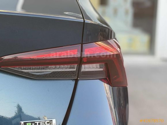 AK-CAR'dan 2022 ÇIKIŞLI HATASIZ BOYASIZ OCTAVİA-GERİ GÖRÜŞ