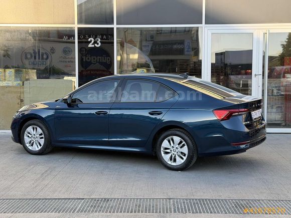 AK-CAR'dan 2022 ÇIKIŞLI HATASIZ BOYASIZ OCTAVİA-GERİ GÖRÜŞ