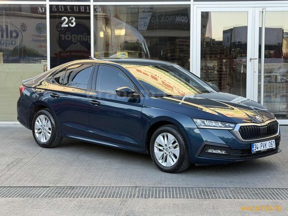 AK-CAR'dan 2022 ÇIKIŞLI HATASIZ BOYASIZ OCTAVİA-GERİ GÖRÜŞ