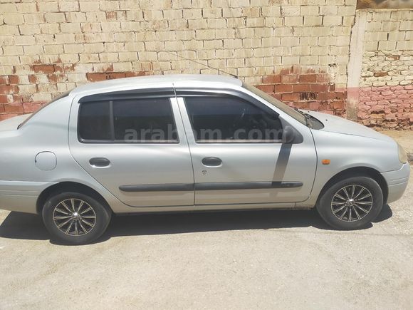 Sahibinden Renault Clio 1.4 RNA 2001 Model İzmir