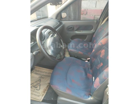 Sahibinden Renault Clio 1.4 RNA 2001 Model İzmir