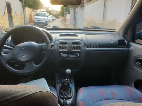 Sahibinden Renault Clio 1.4 RNA 2001 Model İzmir