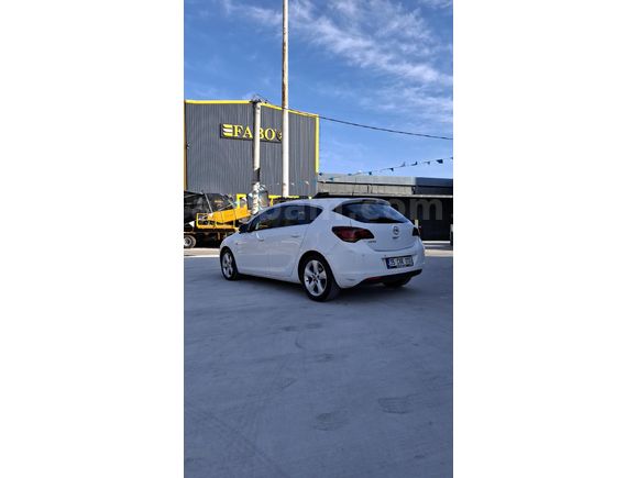 Değişensiz Sunrooflu Astra 1.3 Cdti