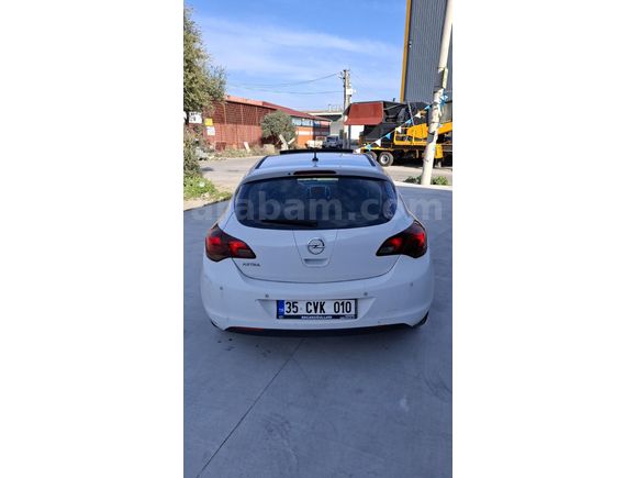 Değişensiz Sunrooflu Astra 1.3 Cdti