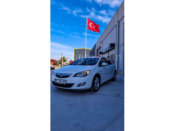 Değişensiz Sunrooflu Astra 1.3 Cdti