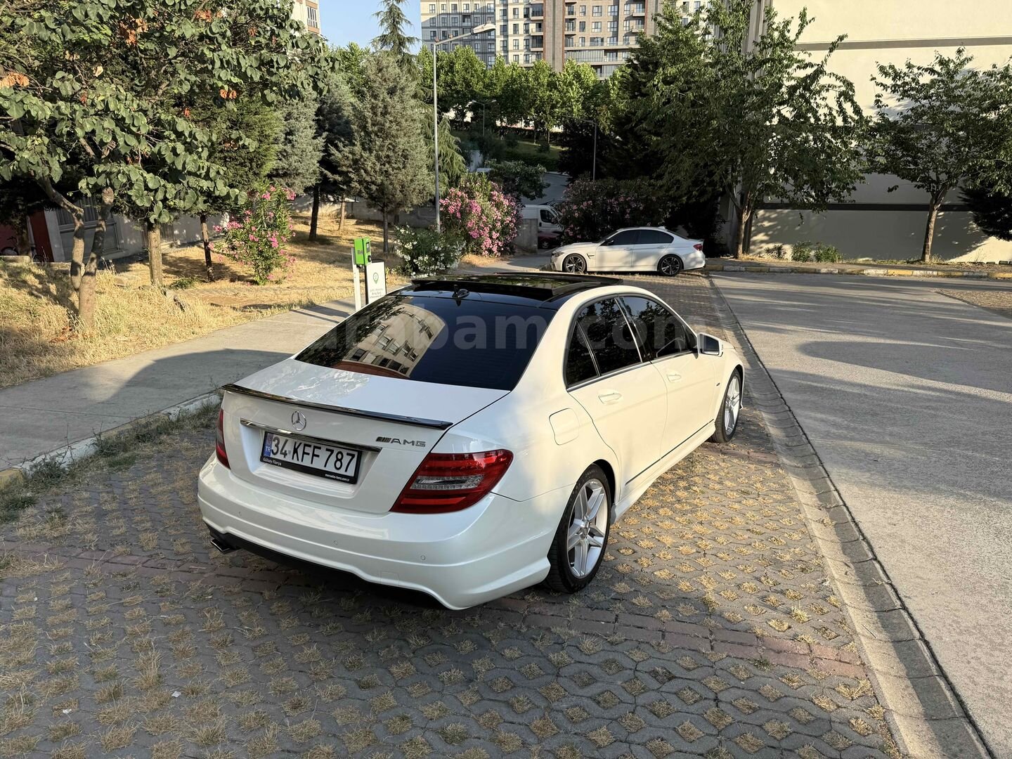 Sahibinden Mercedes - Benz C 180 BlueEFFICIENCY AMG 2011 Model İstanbul 219.500 km Beyaz 5