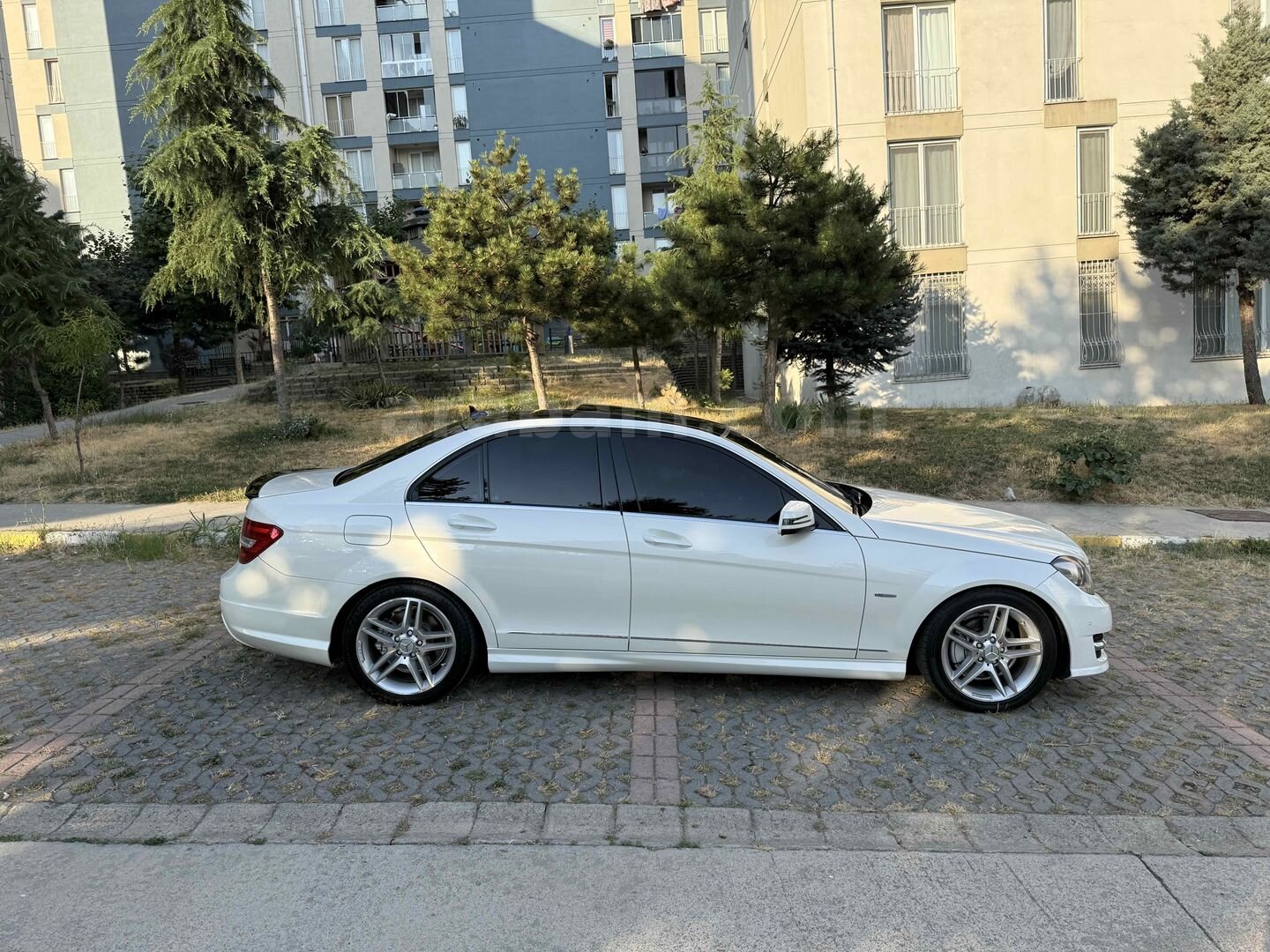 Sahibinden Mercedes - Benz C 180 BlueEFFICIENCY AMG 2011 Model İstanbul 219.500 km Beyaz 7
