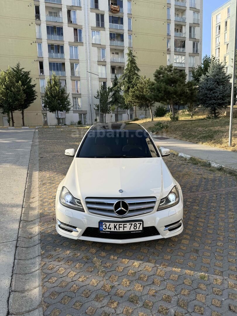Sahibinden Mercedes - Benz C 180 BlueEFFICIENCY AMG 2011 Model İstanbul 219.500 km Beyaz 3