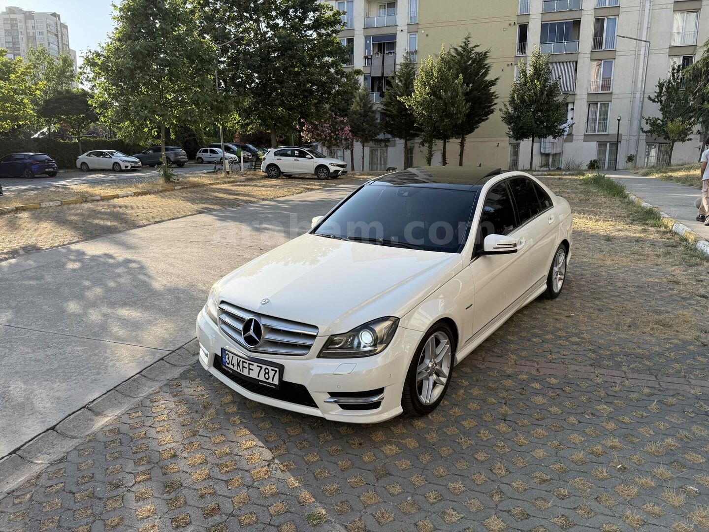 Sahibinden Mercedes - Benz C 180 BlueEFFICIENCY AMG 2011 Model İstanbul 219.500 km Beyaz 2