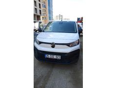 Sahibinden Citroen Berlingo 1.5 BlueHDI Feel 2025 Model  49000 km Beyaz