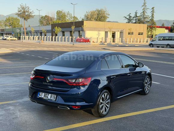 Sahibinden Renault Megane 1.3 TCe Icon 2023 Model 