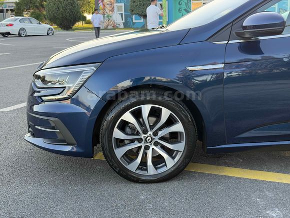Sahibinden Renault Megane 1.3 TCe Icon 2023 Model 