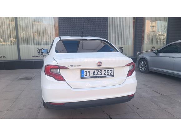 benzin LPG  çok temiz aile aracı
