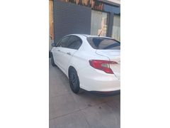 benzin LPG  çok temiz aile aracı