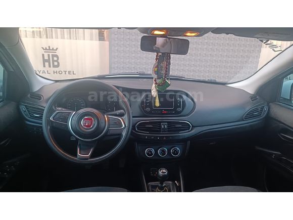 benzin LPG  çok temiz aile aracı