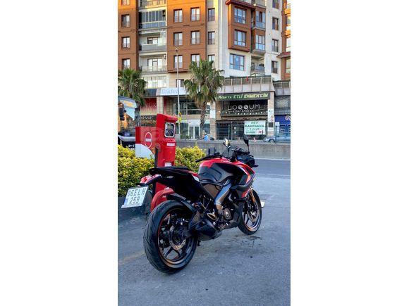 kırmizi RS 200