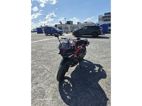 kırmizi RS 200