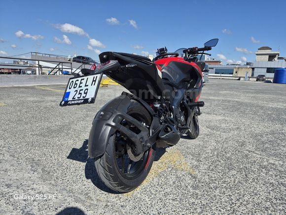 kırmizi RS 200