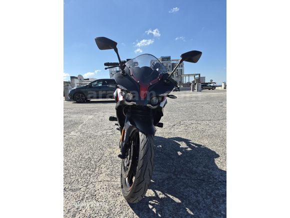 kırmizi RS 200