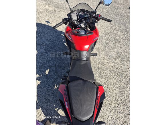 kırmizi RS 200