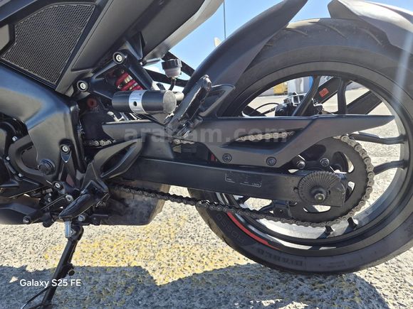 kırmizi RS 200