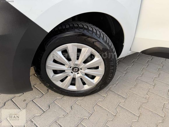 BOYASIZ 2023 EXPRESS VAN 1.5 BLUEDCİ JOY 95 HP HATASIZ
