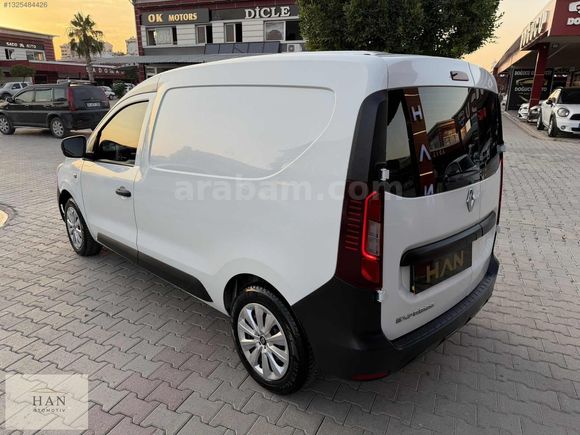 BOYASIZ 2023 EXPRESS VAN 1.5 BLUEDCİ JOY 95 HP HATASIZ