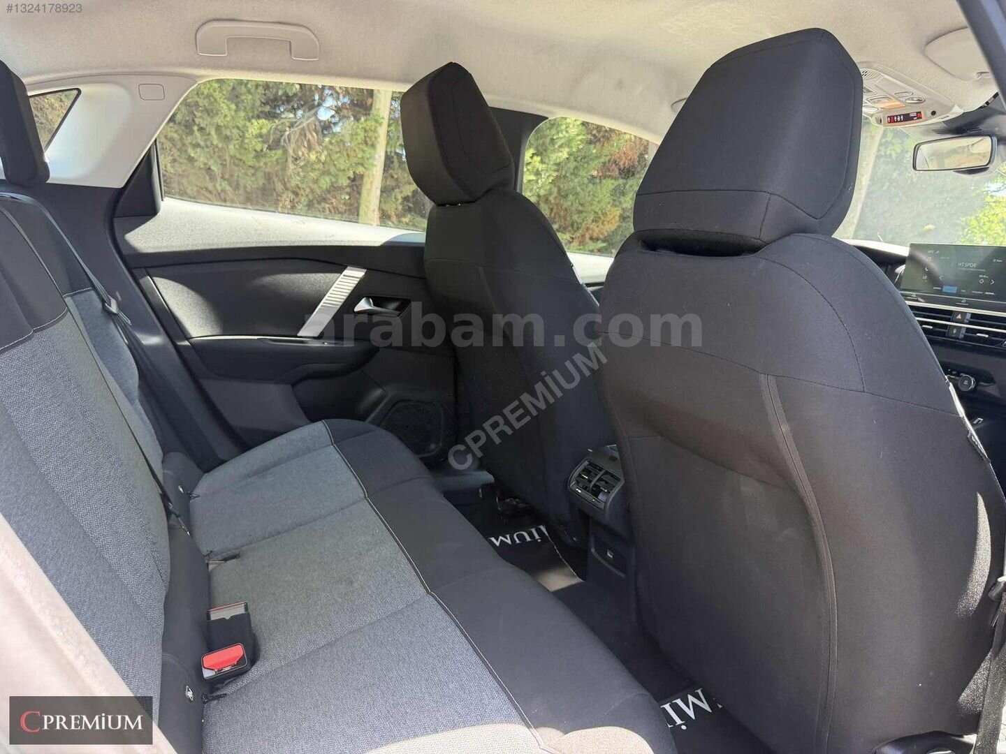 Galeriden Citroen C4 1.2 PureTech You 2025 Model İstanbul 15.000 km Yeşil 5