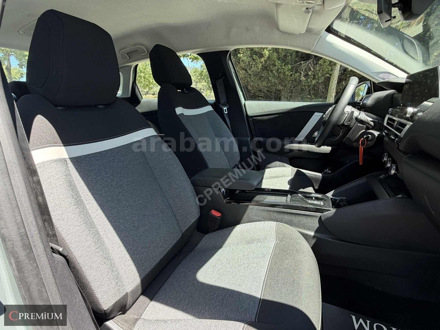 Galeriden Citroen C4 1.2 PureTech You 2025 Model İstanbul 15.000 km Yeşil 4