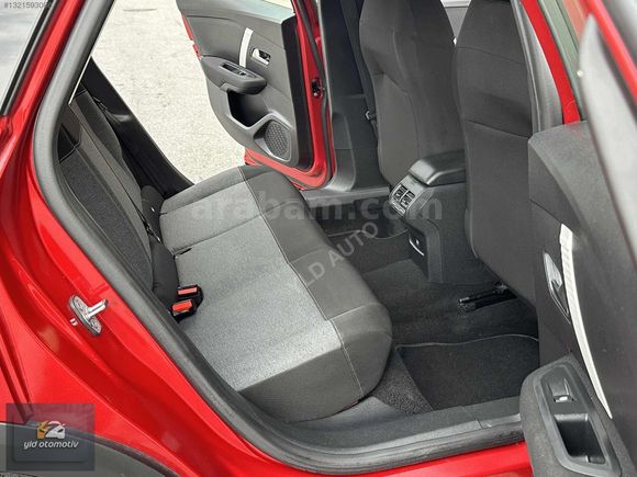 HATASIZ 15 BİN KM'DE 2023 MODEL C4 X 1.2 PURETECH FEEL BOLD