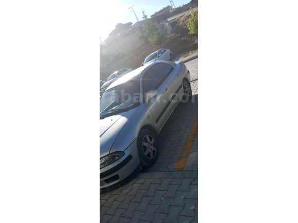 Sahibinden Mitsubishi Carisma 1.6 GL 2000 Model