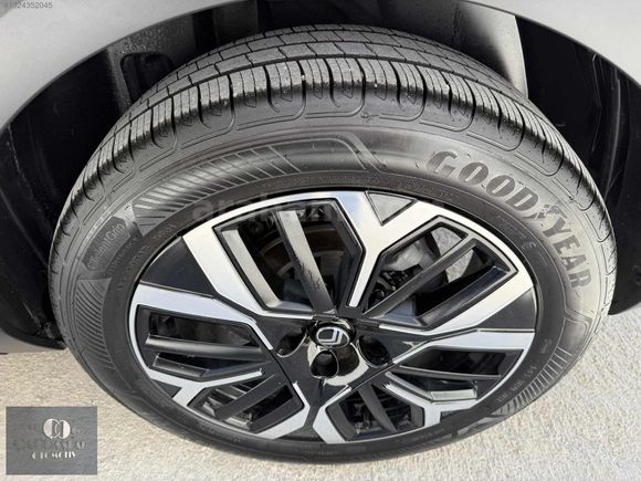 __ÇAĞDAŞLAR' DAN__ 2025 CITROEN C4X__CAM TAVANLI__17.000 KM'DE__