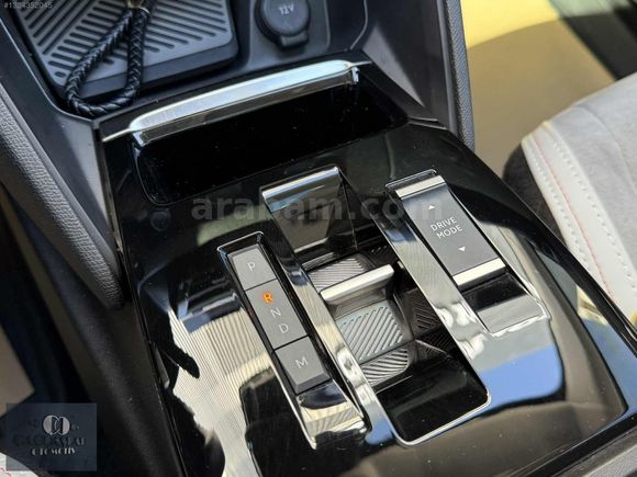 __ÇAĞDAŞLAR' DAN__ 2025 CITROEN C4X__CAM TAVANLI__17.000 KM'DE__