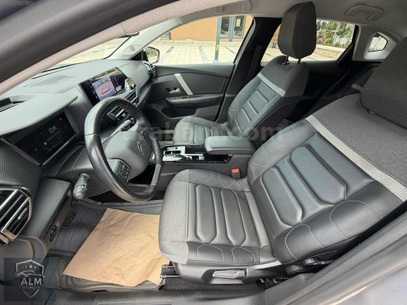 2024 MODEL C4 X 1.2 puretech Shine mi 33.000 km