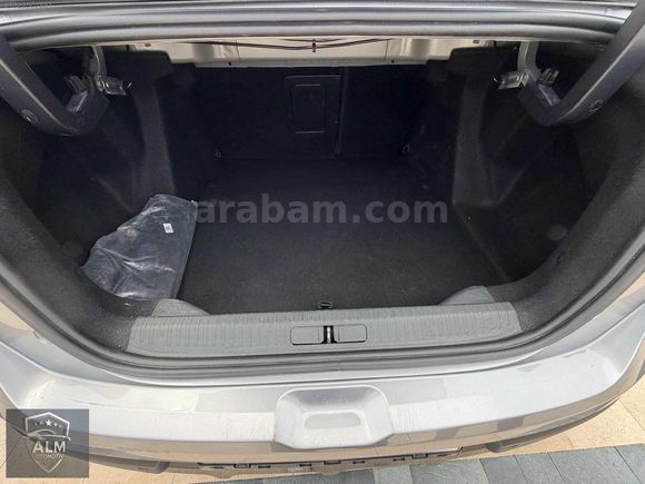 2024 MODEL C4 X 1.2 puretech Shine mi 33.000 km