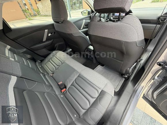 2024 MODEL C4 X 1.2 puretech Shine mi 33.000 km