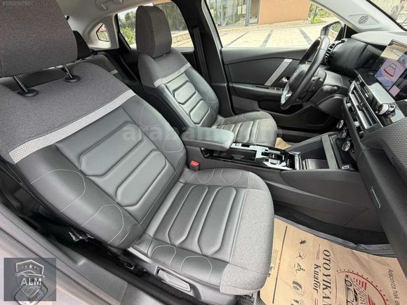 2024 MODEL C4 X 1.2 puretech Shine mi 33.000 km