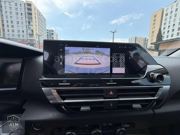 2024 MODEL C4 X 1.2 puretech Shine mi 33.000 km