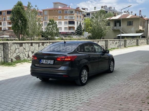 Galeriden Ford Focus 1.6 TDCi Titanium 2018 Model Van