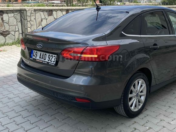 Galeriden Ford Focus 1.6 TDCi Titanium 2018 Model Van