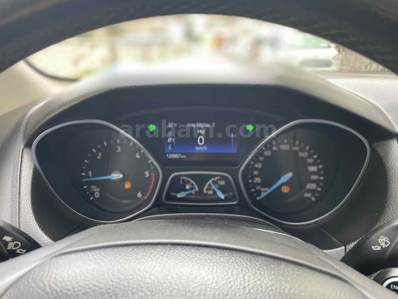 Galeriden Ford Focus 1.6 TDCi Titanium 2018 Model Van
