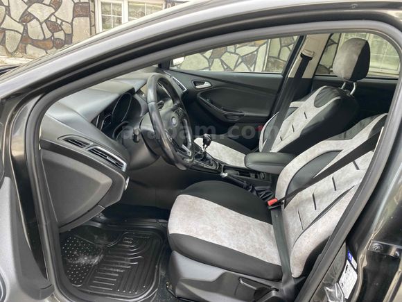 Galeriden Ford Focus 1.6 TDCi Titanium 2018 Model Van