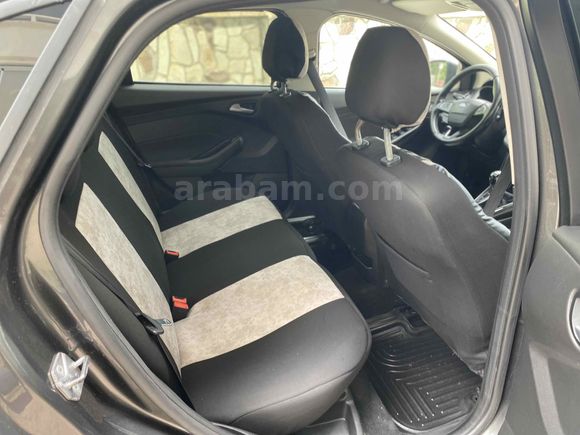 Galeriden Ford Focus 1.6 TDCi Titanium 2018 Model Van