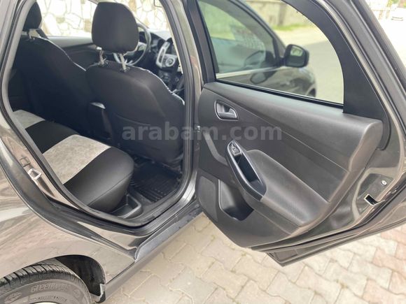 Galeriden Ford Focus 1.6 TDCi Titanium 2018 Model Van