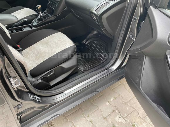 Galeriden Ford Focus 1.6 TDCi Titanium 2018 Model Van