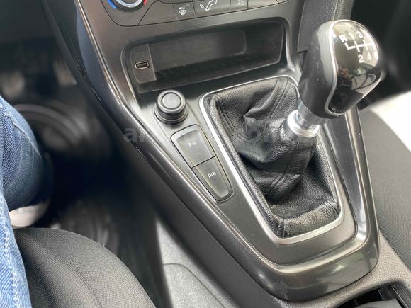 Galeriden Ford Focus 1.6 TDCi Titanium 2018 Model Van