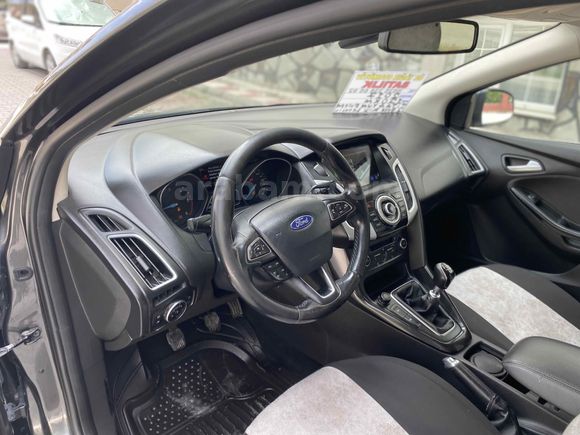 Galeriden Ford Focus 1.6 TDCi Titanium 2018 Model Van