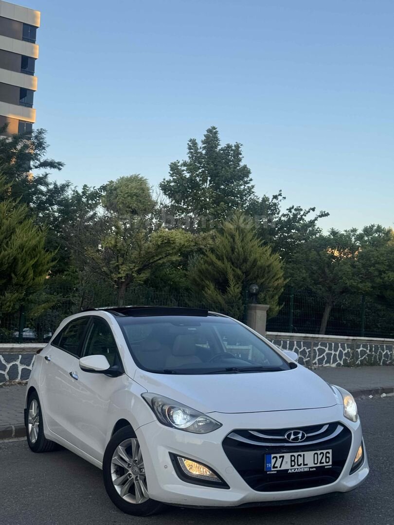 Galeriden Hyundai i30 1.6 GDi Elite 2013 Model Gaziantep 245.000 km Beyaz 5