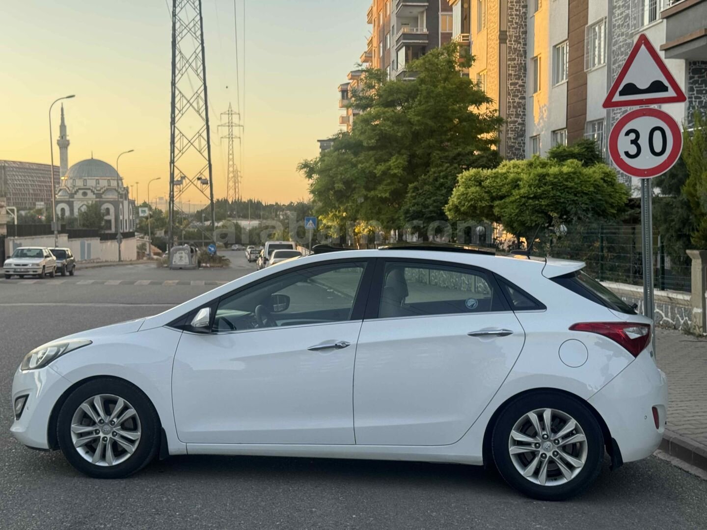 Galeriden Hyundai i30 1.6 GDi Elite 2013 Model Gaziantep 245.000 km Beyaz 7